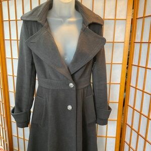 Stunning, ultra flattering dress coat in grey by Peppe Peluso